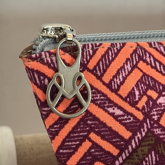 Maaji Wet Bikini Bag with zipper- forro EUC - Picture 2 of 11